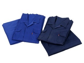 工作? /> 
</p>
<p>
	<br />
</p>
<p>
	1.全棉作业服的保养Q?br />
<br />
如果是棉麻资料的作业服，必定要留意防潮防霉，作业服怎么q行日常的保dQ就必定要留意醋Q由于醋是会Ҏl品形成腐蚀的，保藏前要z净Q晒qӀ还有像是一些果汁或者是其他的酸性物质都是需求留意的Q如果不心感染了的话，保藏也要留意按色彩深分cM藏，免的怺染色Q那p立即用清水来处理Q不然的话时M了就会清z不掉?br />
<br />
2.作业服的清洗Q?br />
<br />
如果是丝l的作业服，丝绸的要点也是防潮，它比奛_子还娇气。，淡色的一些作业服的话z的比较久就会呈现掉色的现象Q我们的作业服才不会׃我们的错误做法而减短他们的寿数Q如果是q样的话Q那么就可以再水中加一些清z剂Q然后跑半个时左右Q然后再用清水来q行清洗Q期望大安做好作业服的保养Q每天都I着新的衣服Q轻松作业?</p>
<p>
	<br />
</p>
<p>
	<br />
	<div>
		<br />
	</div>
</p>
<p>
	<br />
</p>
<p>
	<br />
</p> 
						   </p>
					</div>
					  <p>发布旉Q?017-08-18 </p>
                    <p>来源Q?a href='http://www.emlm.cn/news/22.html'>http://www.emlm.cn/news/22.html</a></p>
          
					<ul class=